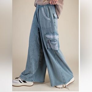 Easel Wide-Leg Cargo Pants